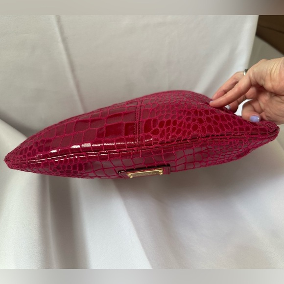 Nine W. beautiful raspberry color, convertible clutch handbag - Picture 6 of 10